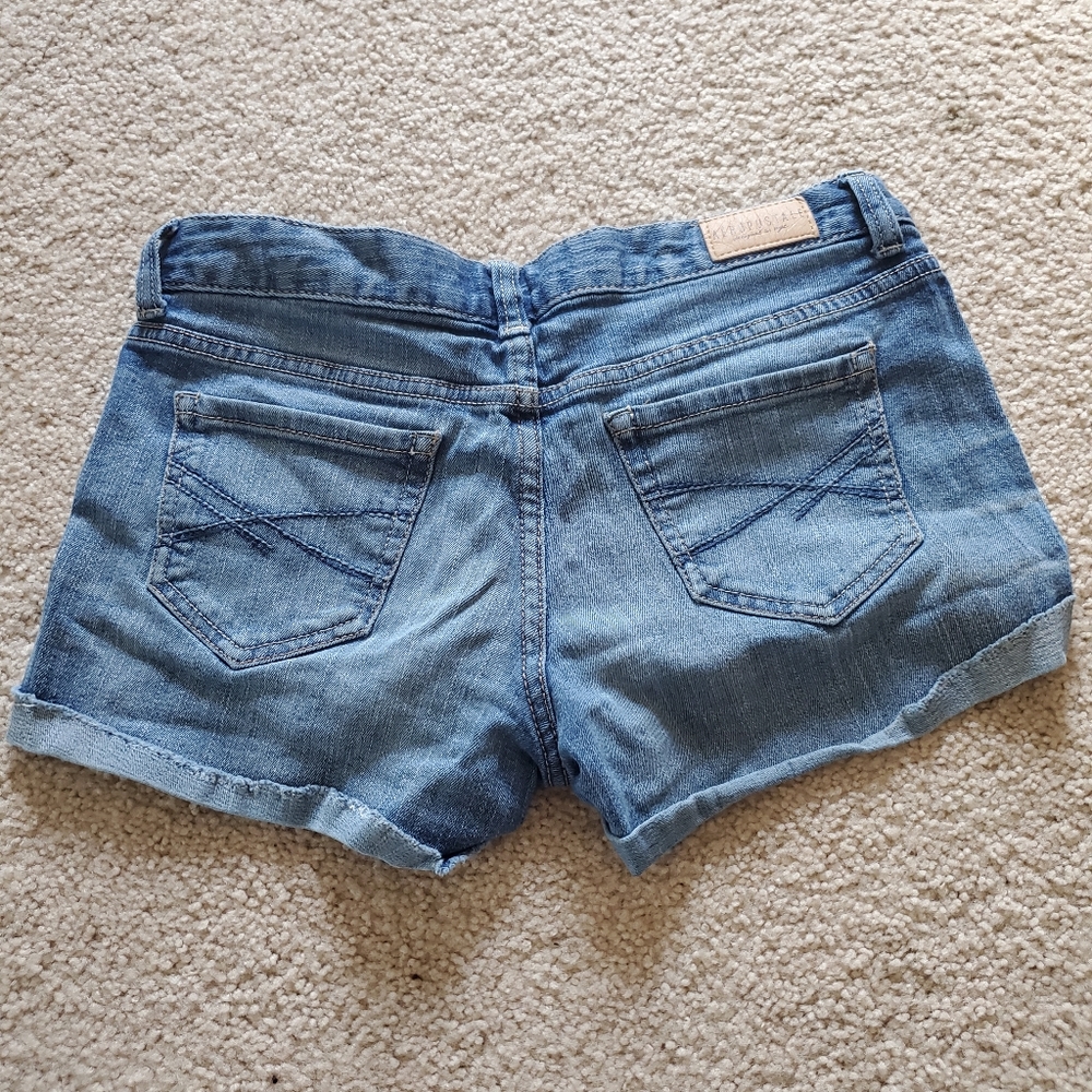 Shorts - Picture 3 of 6